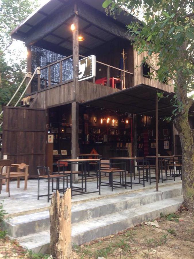 The Shadow House & Bar Hotel Ко Паям Екстериор снимка